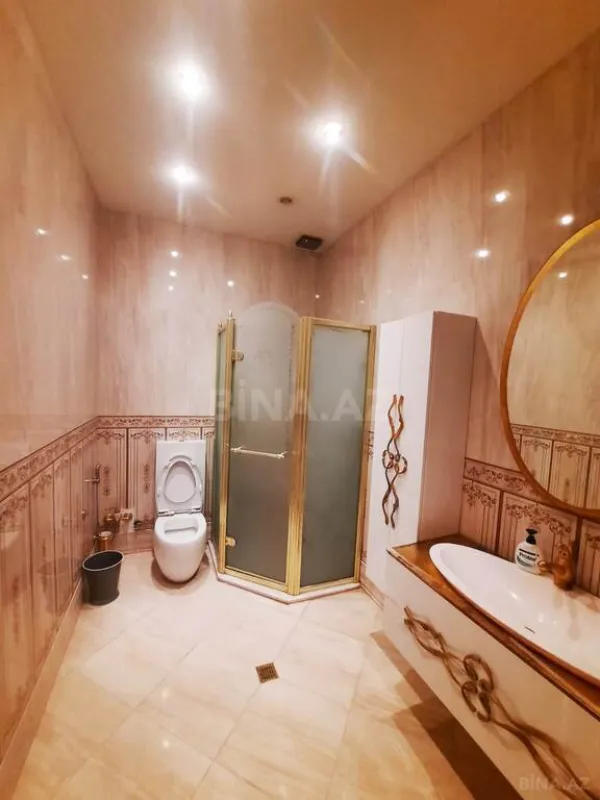 Satılır 6 otaqlı mənzil 433 m²