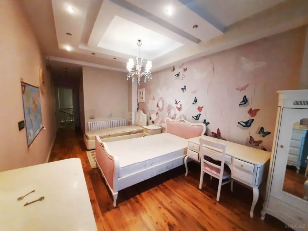 Satılır 6 otaqlı mənzil 433 m²