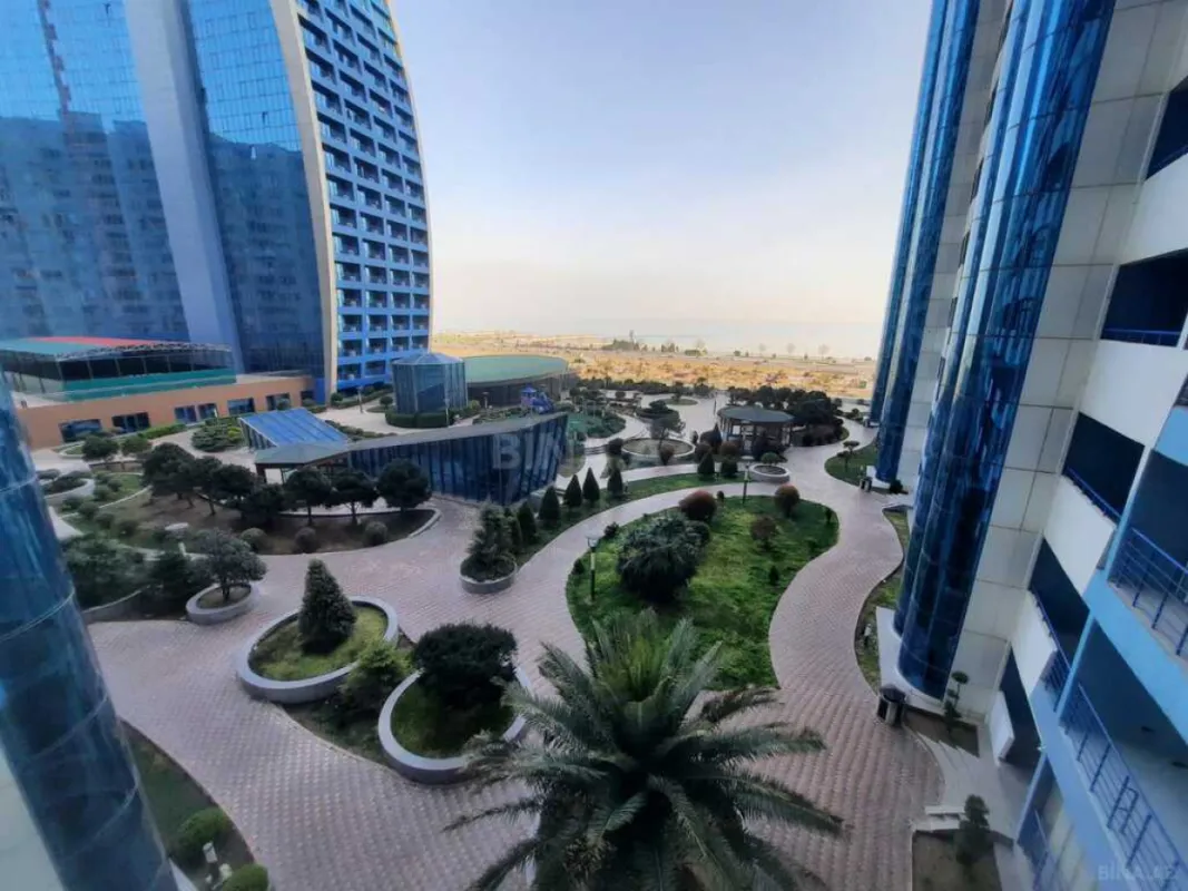 Satılır 6 otaqlı mənzil 433 m²