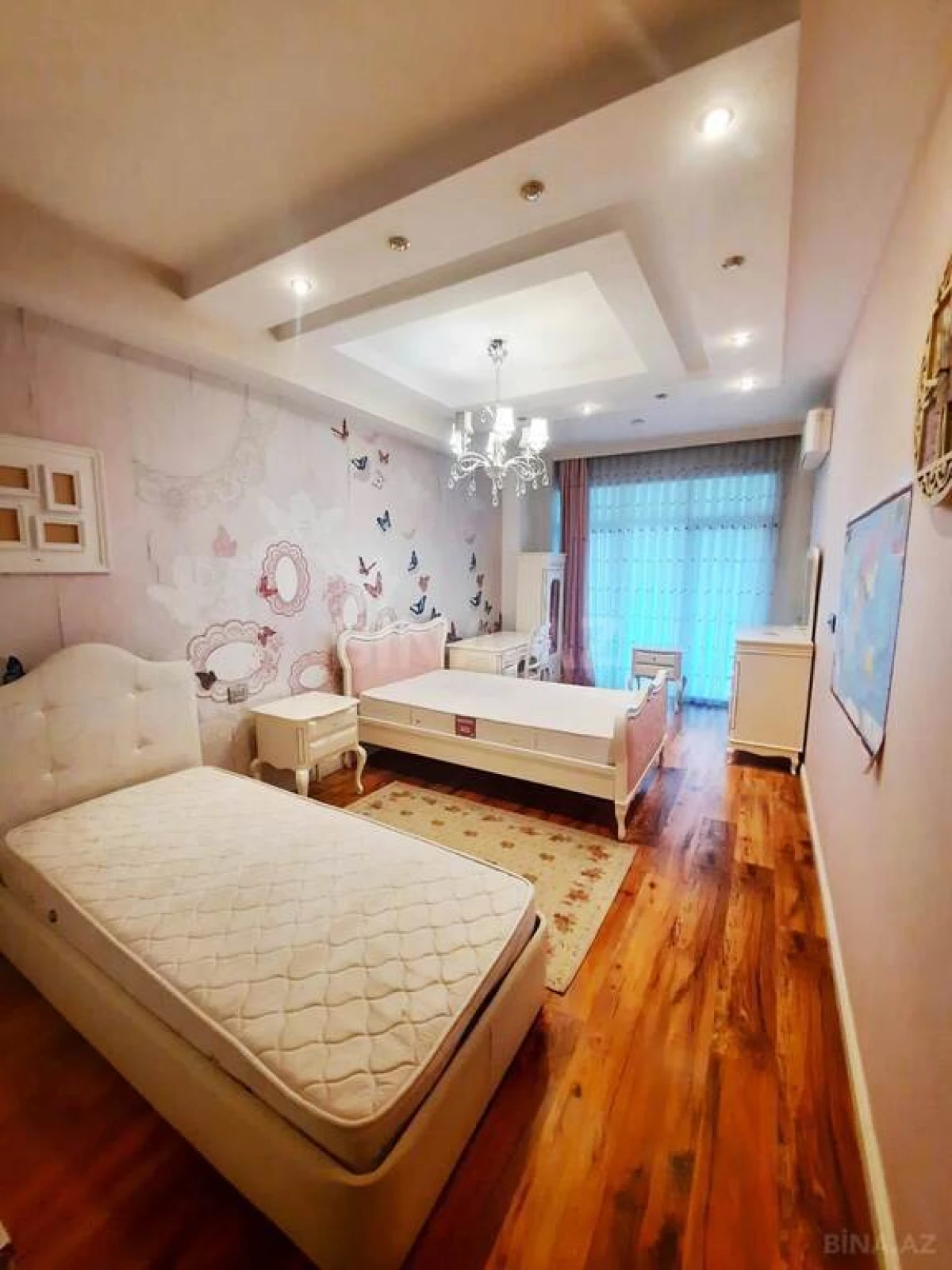 Satılır 6 otaqlı mənzil 433 m²
