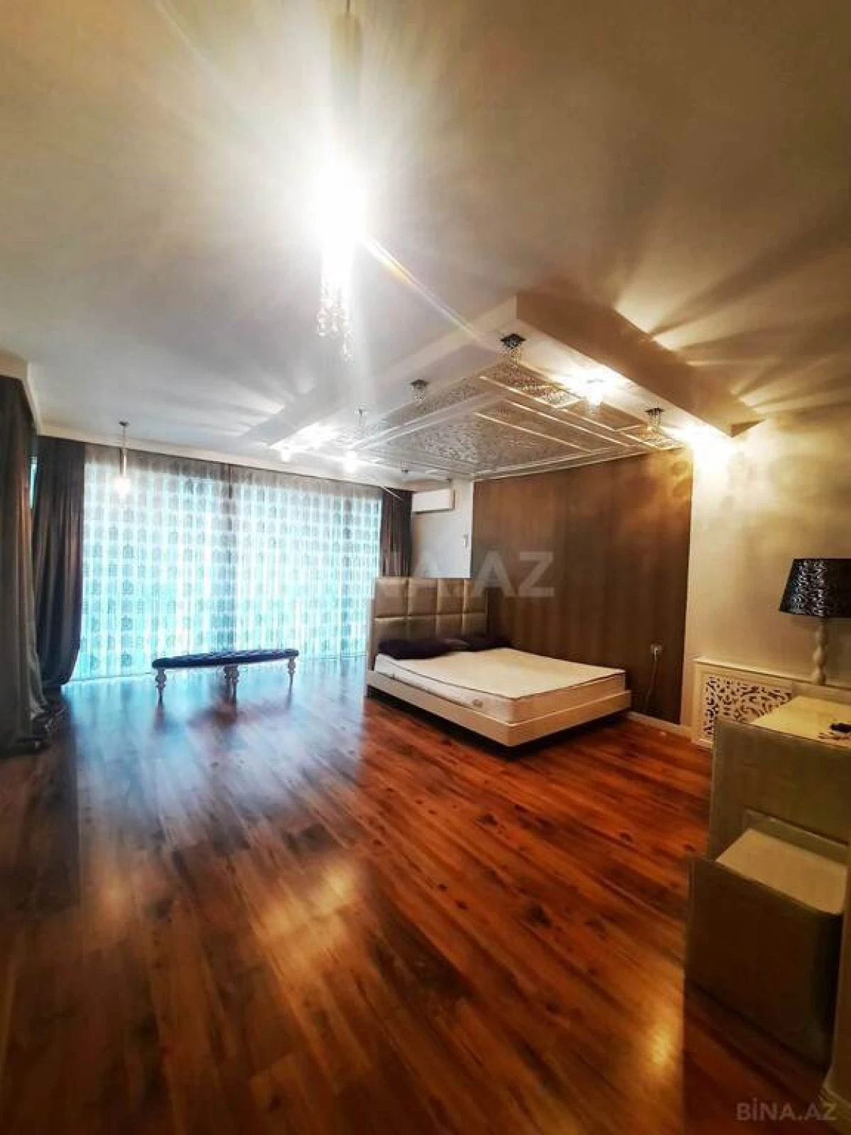 Satılır 6 otaqlı mənzil 433 m²