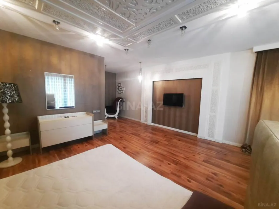 Satılır 6 otaqlı mənzil 433 m²