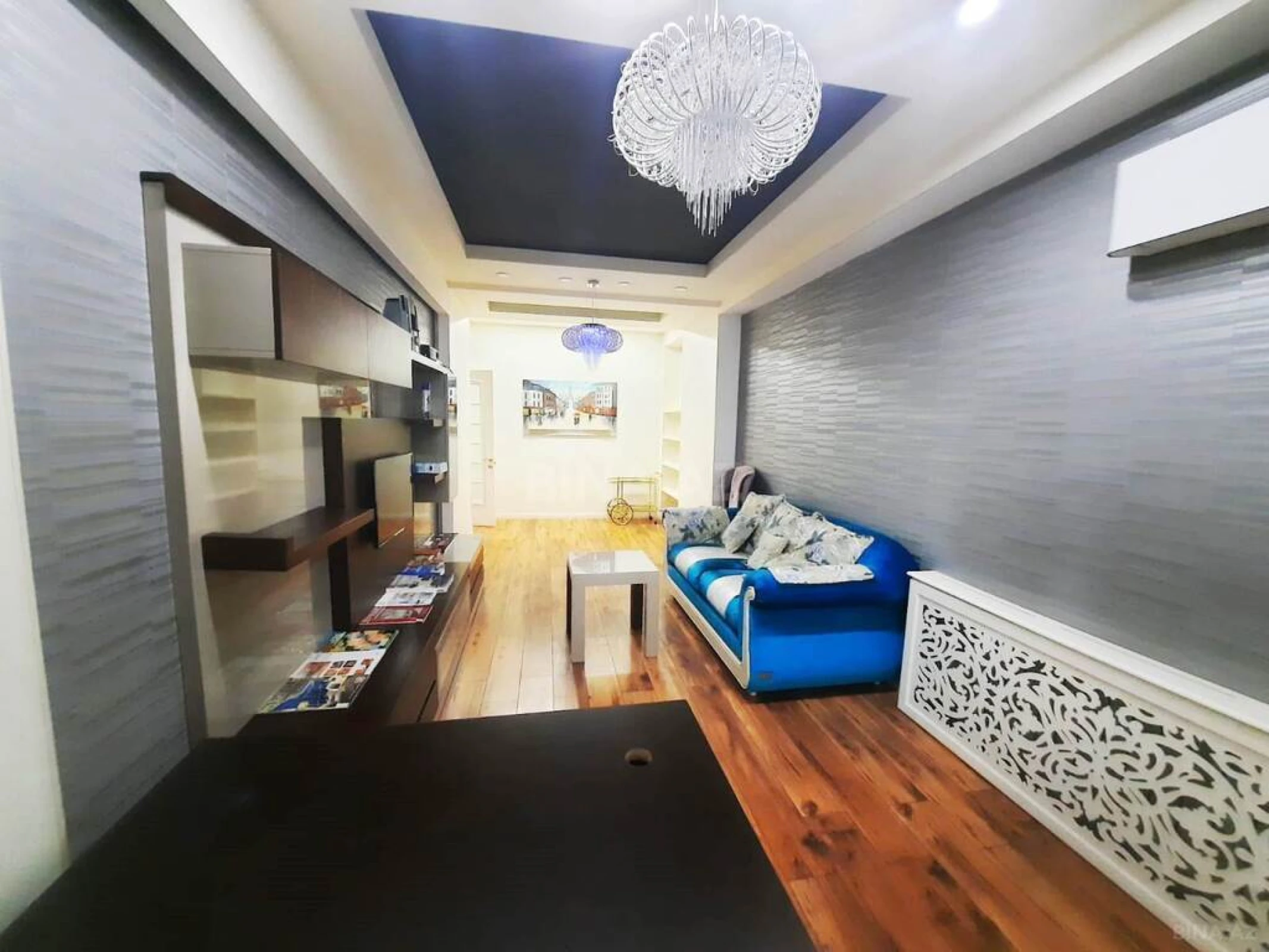 Satılır 6 otaqlı mənzil 433 m²