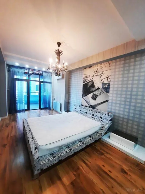 Satılır 6 otaqlı mənzil 433 m²