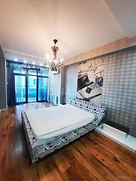 Satılır 6 otaqlı mənzil 433 m²