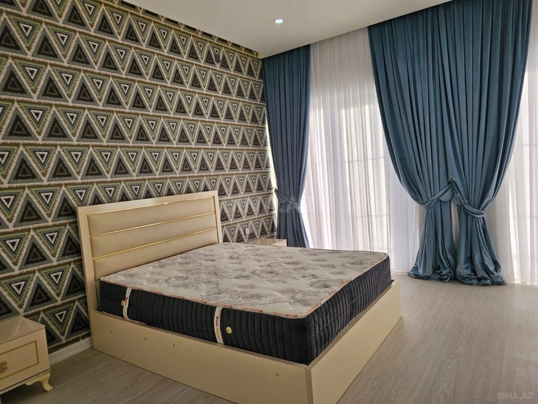 Kirayə verilir 5 otaqlı həyət evi 260 m²