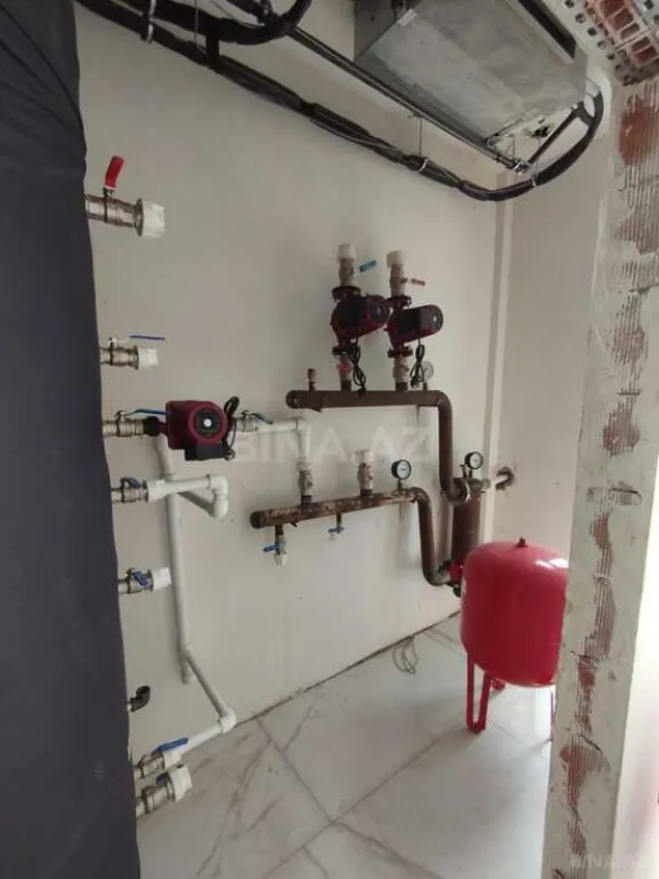 Satılır obyekt 700 m²