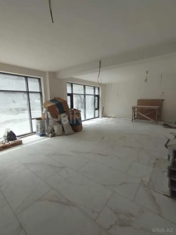 Satılır obyekt 700 m²