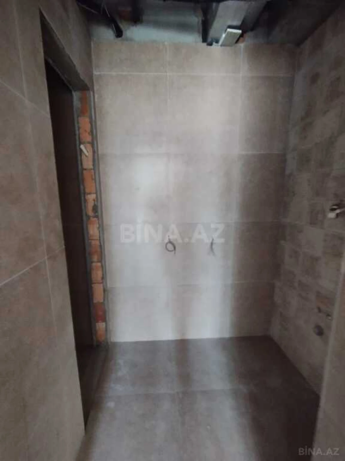 Satılır obyekt 700 m²