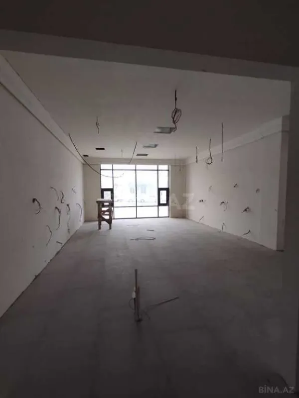 Satılır obyekt 700 m²