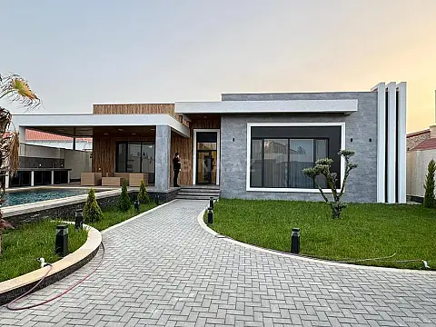 Kirayə verilir 5 otaqlı həyət evi 240 m²