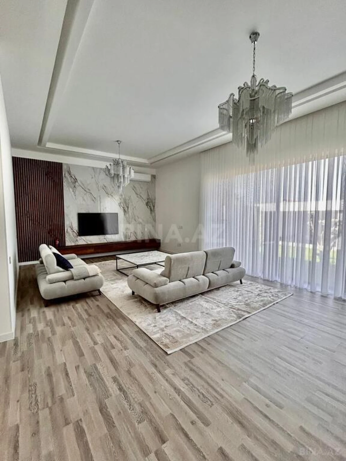 Kirayə verilir 5 otaqlı həyət evi 240 m²