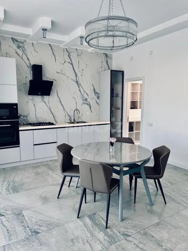 Kirayə verilir 5 otaqlı həyət evi 240 m²