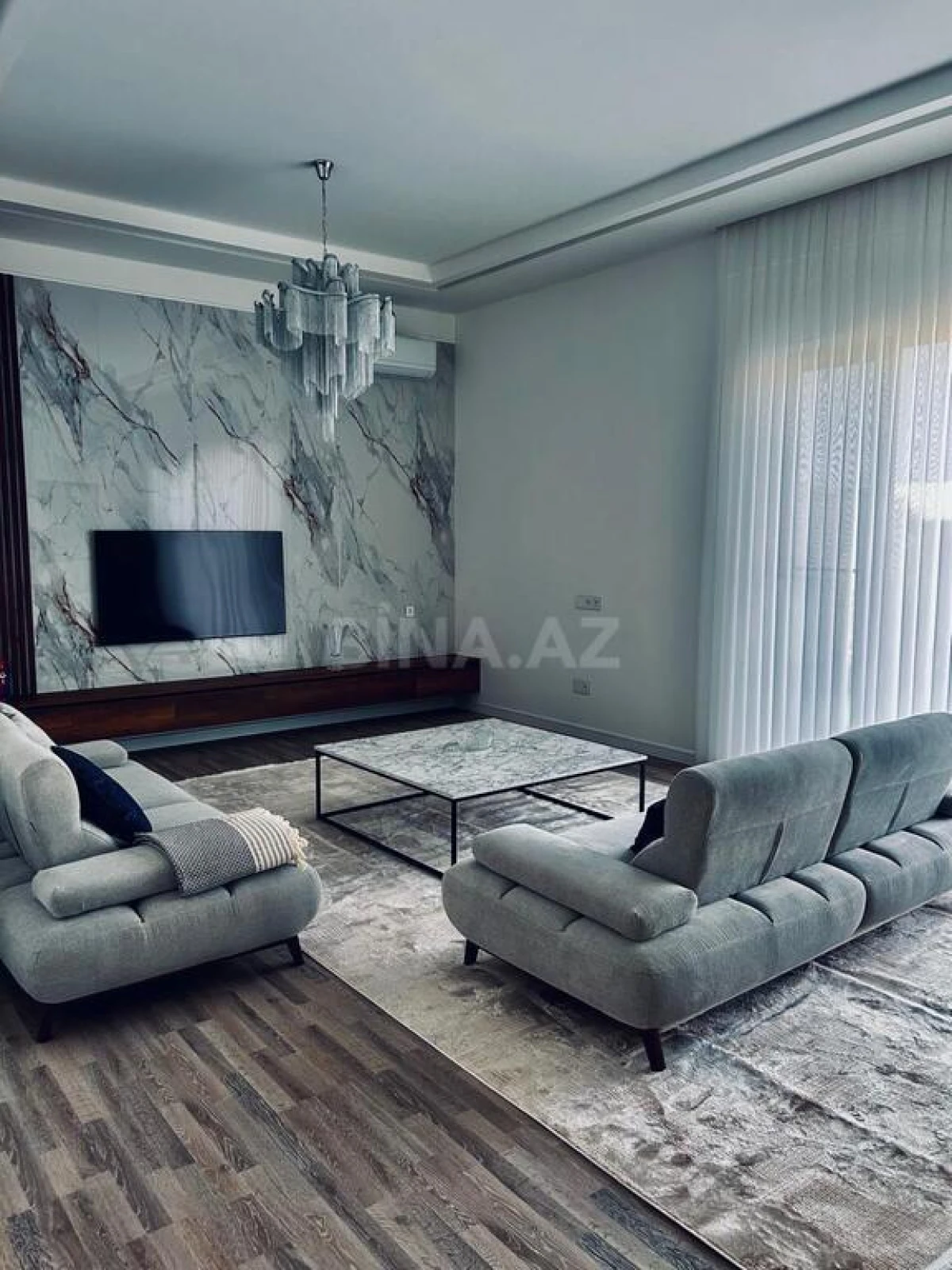 Kirayə verilir 5 otaqlı həyət evi 240 m²