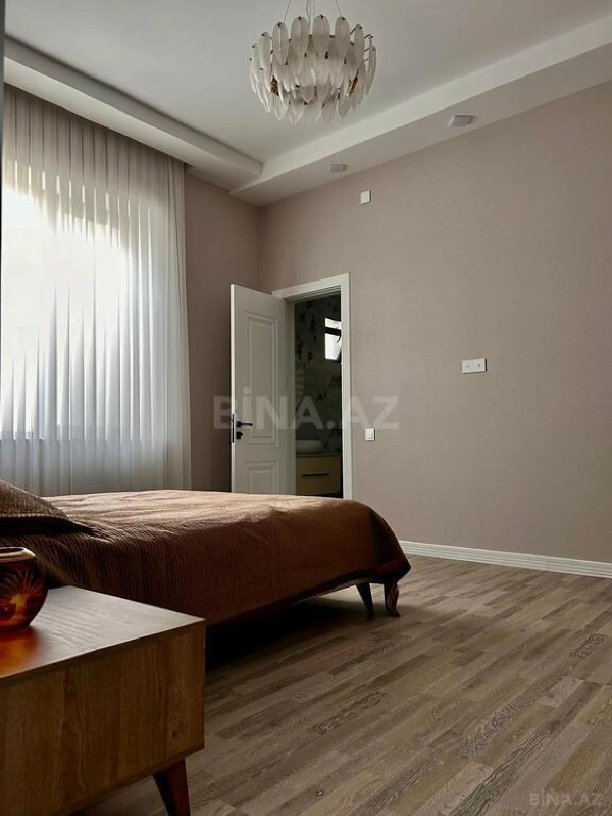Kirayə verilir 5 otaqlı həyət evi 240 m²