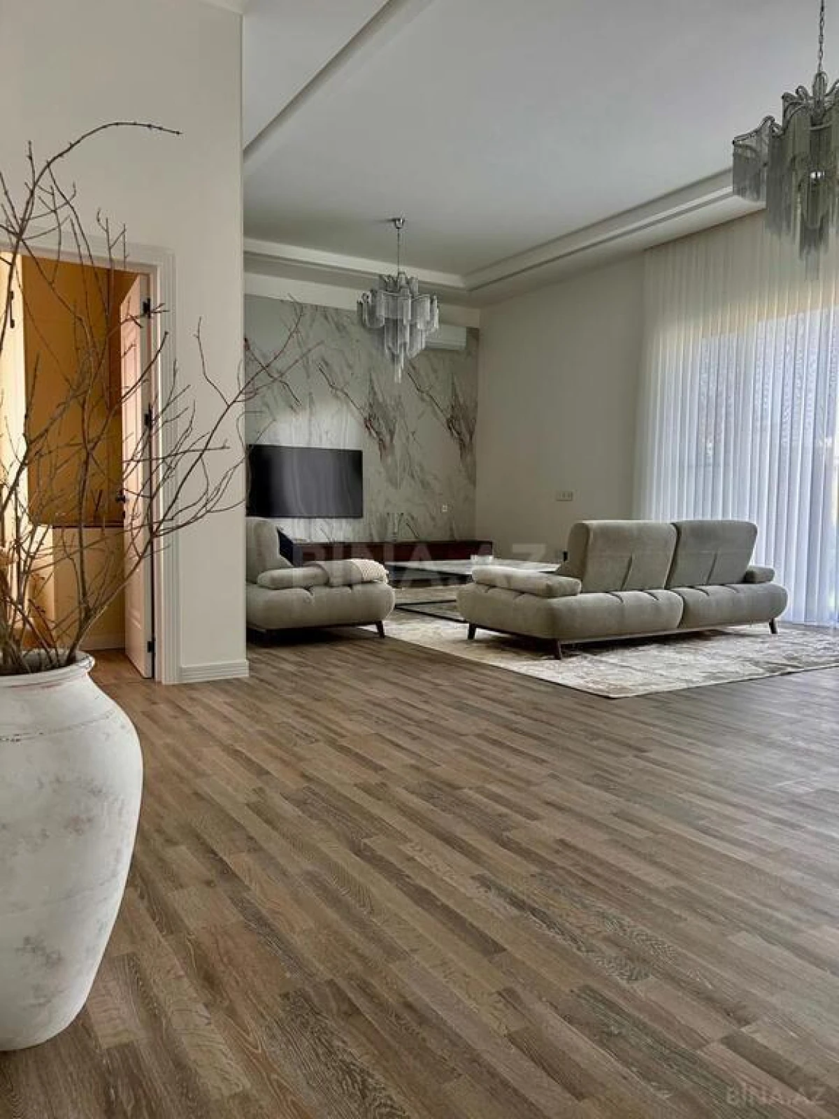 Kirayə verilir 5 otaqlı həyət evi 240 m²