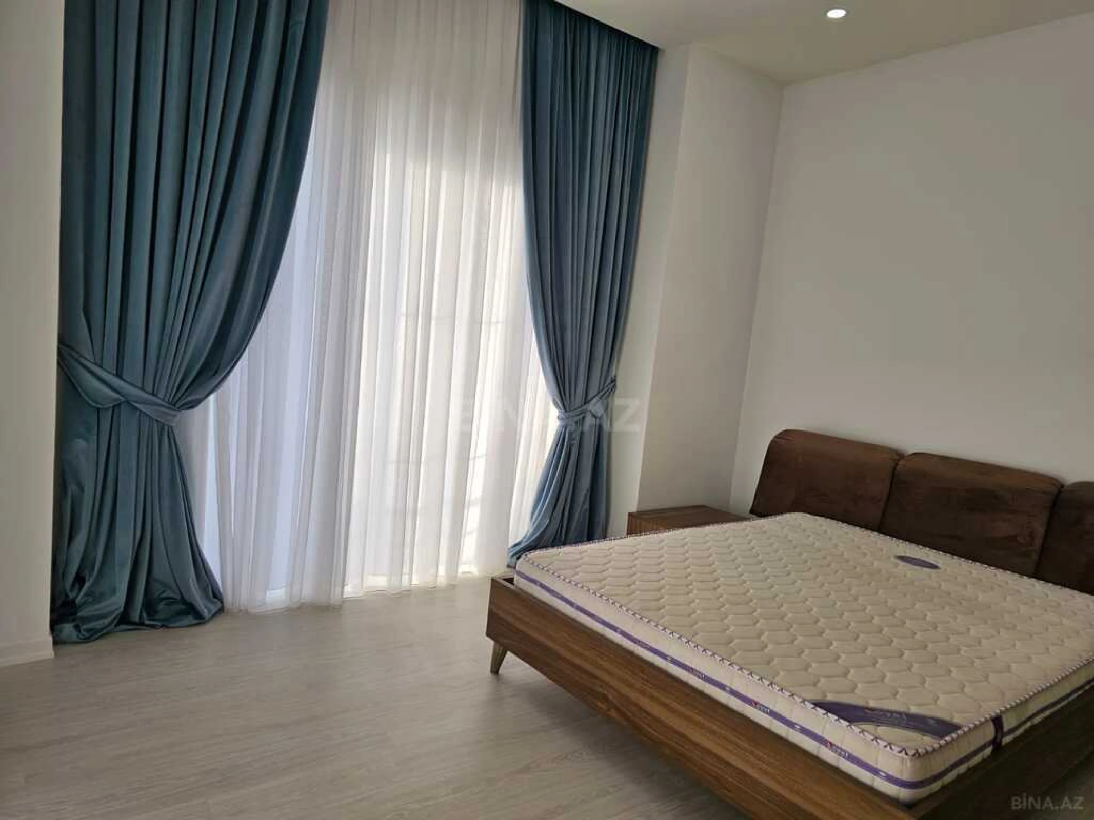 Kirayə verilir 5 otaqlı həyət evi 400 m²