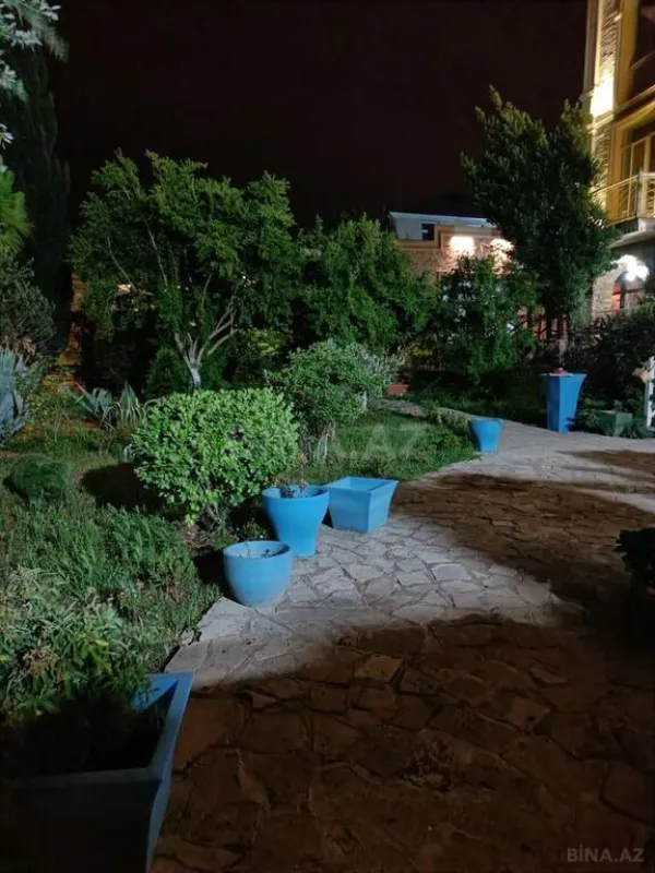 Kirayə verilir 6 otaqlı həyət evi 400 m²