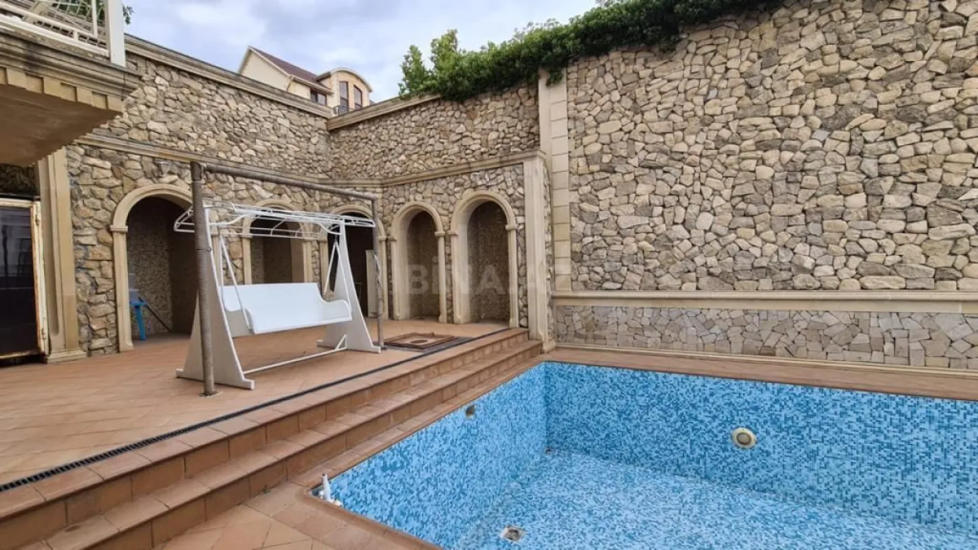 Kirayə verilir 6 otaqlı həyət evi 400 m²