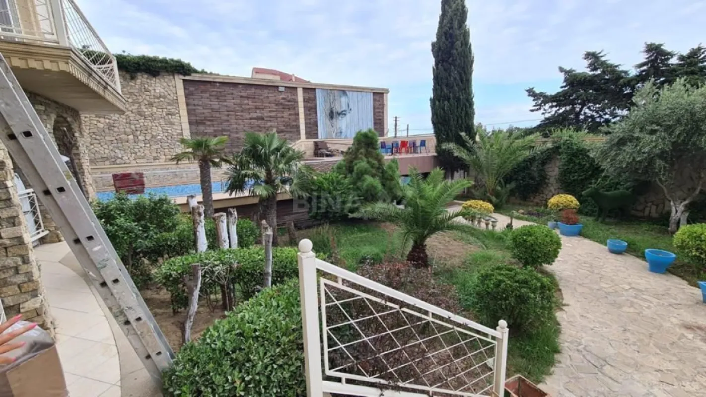 Kirayə verilir 6 otaqlı həyət evi 400 m²