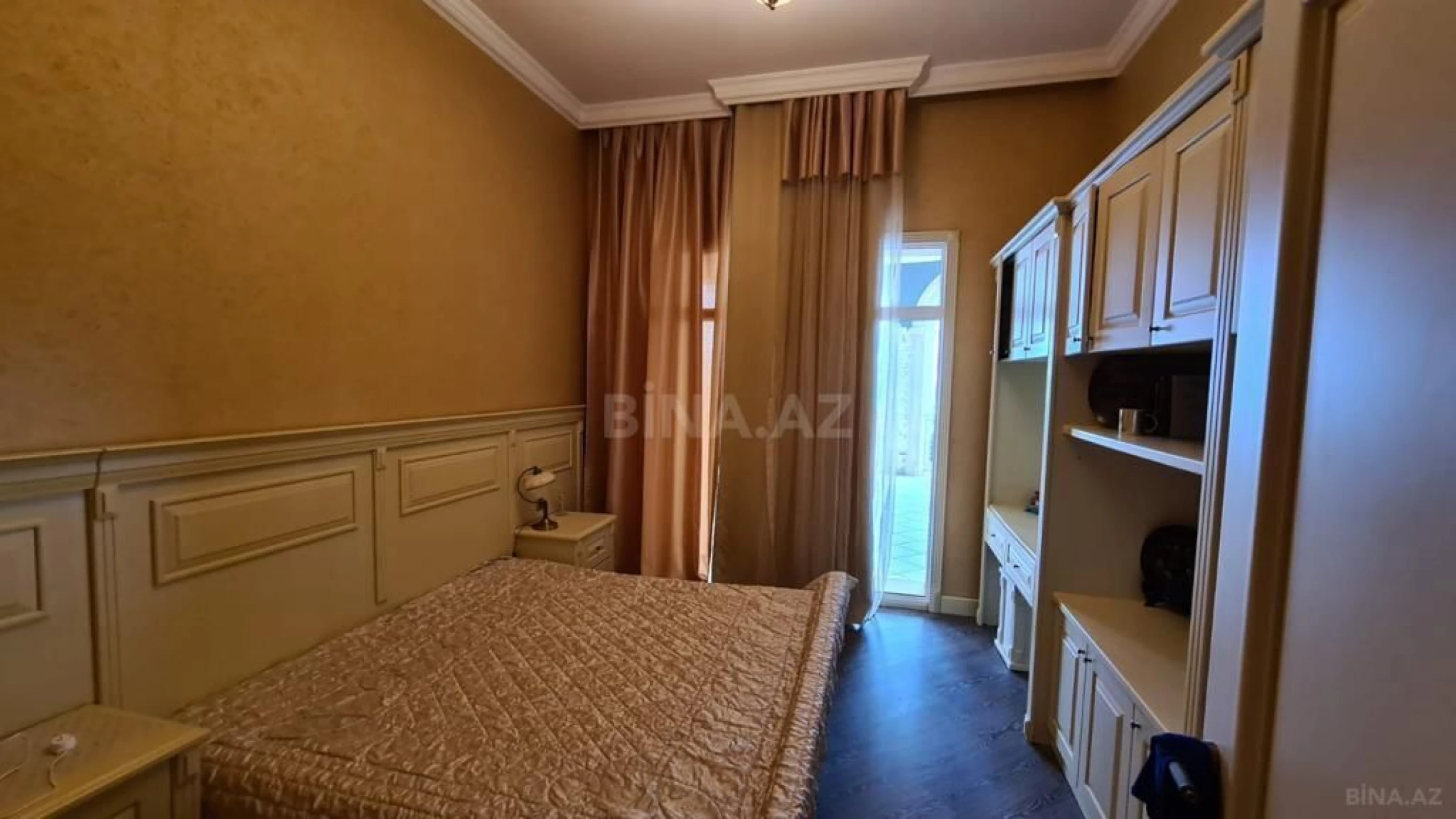 Kirayə verilir 6 otaqlı həyət evi 400 m²