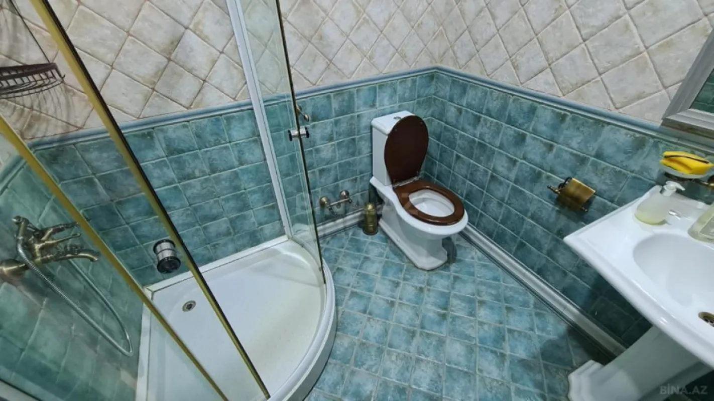 Kirayə verilir 6 otaqlı həyət evi 400 m²