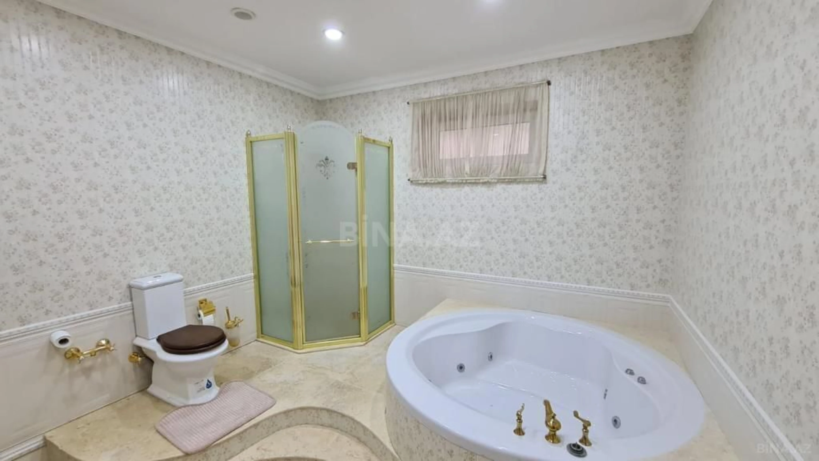 Kirayə verilir 6 otaqlı həyət evi 400 m²