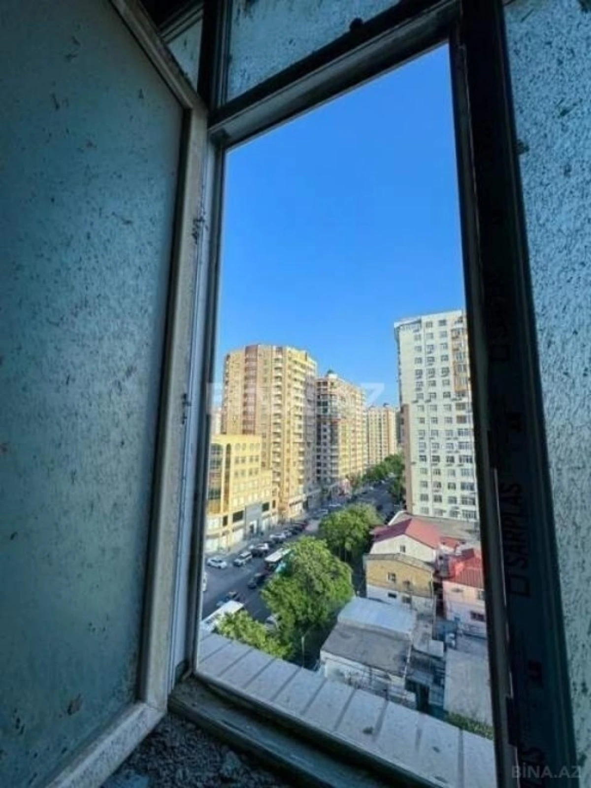 Satılır 4 otaqlı mənzil 220 m²