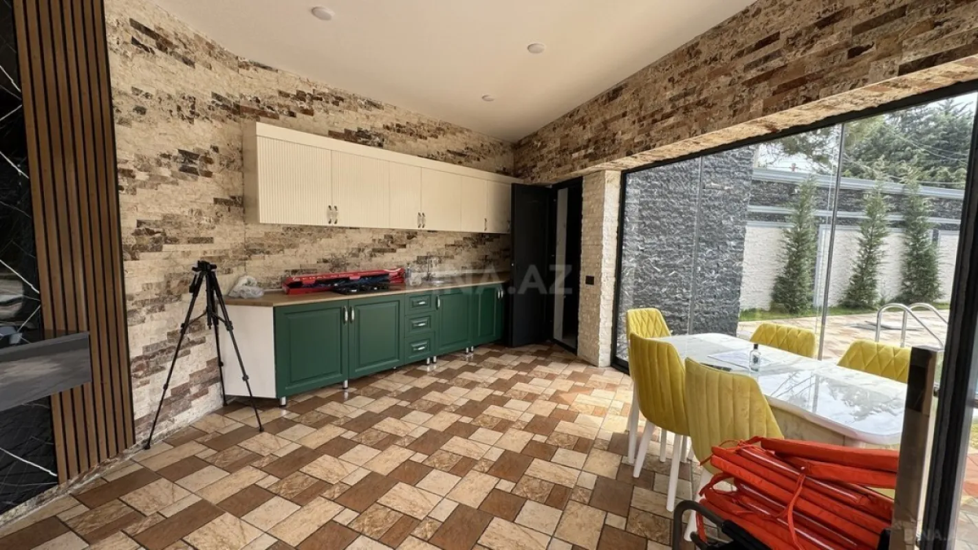 Kirayə verilir 5 otaqlı həyət evi 210 m²