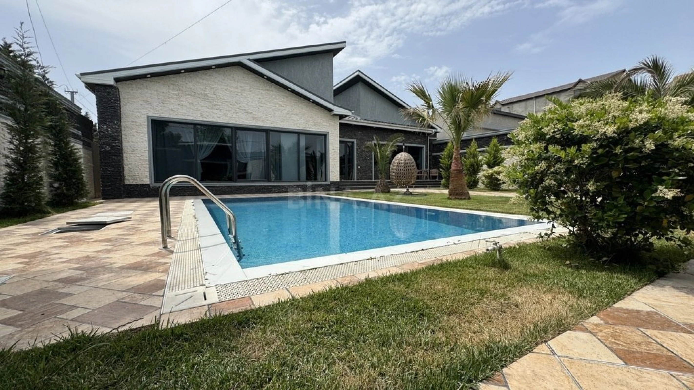 Kirayə verilir 5 otaqlı həyət evi 210 m²