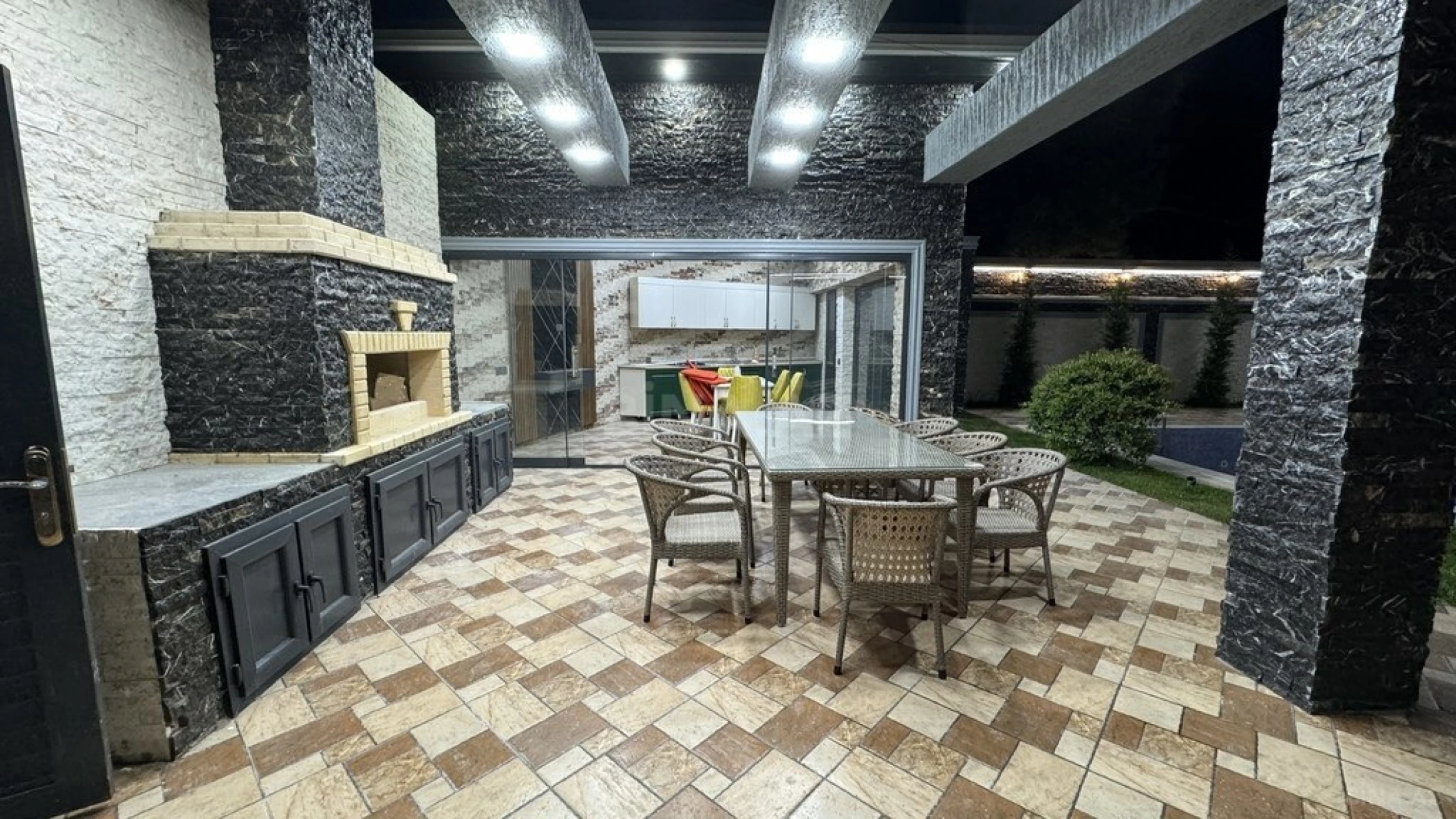 Kirayə verilir 5 otaqlı həyət evi 210 m²