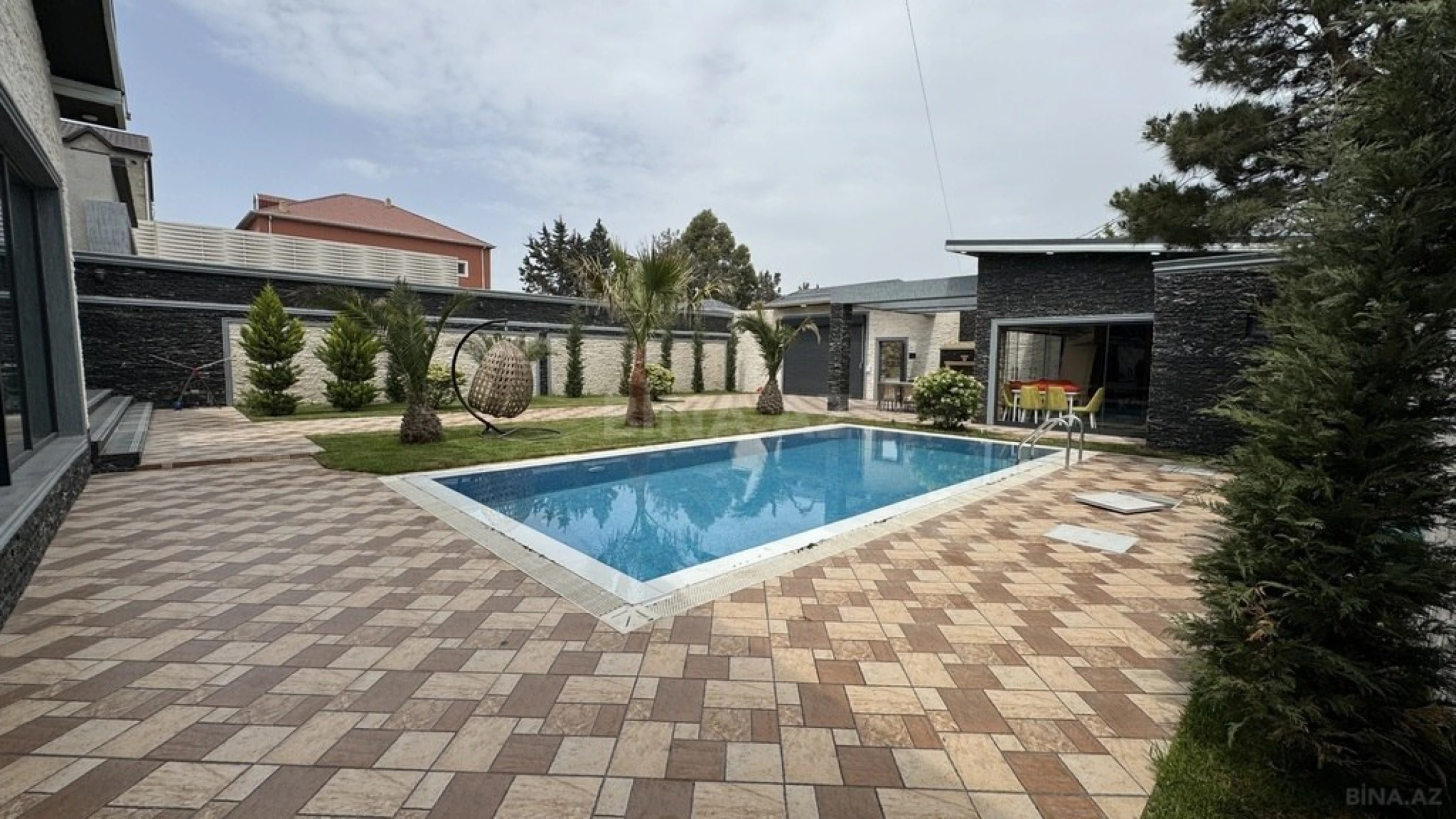 Kirayə verilir 5 otaqlı həyət evi 210 m²