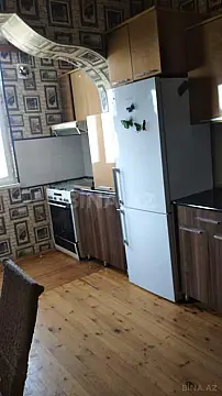 Satılır 4 otaqlı mənzil 83 m²