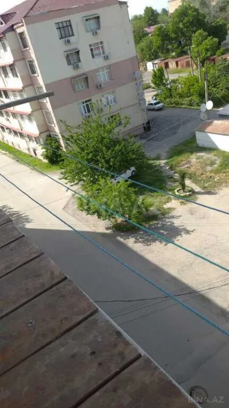 Satılır 4 otaqlı mənzil 83 m²