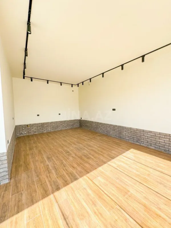 Satılır 5 otaqlı həyət evi 180 m²