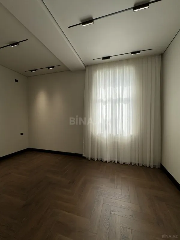 Satılır 5 otaqlı həyət evi 180 m²