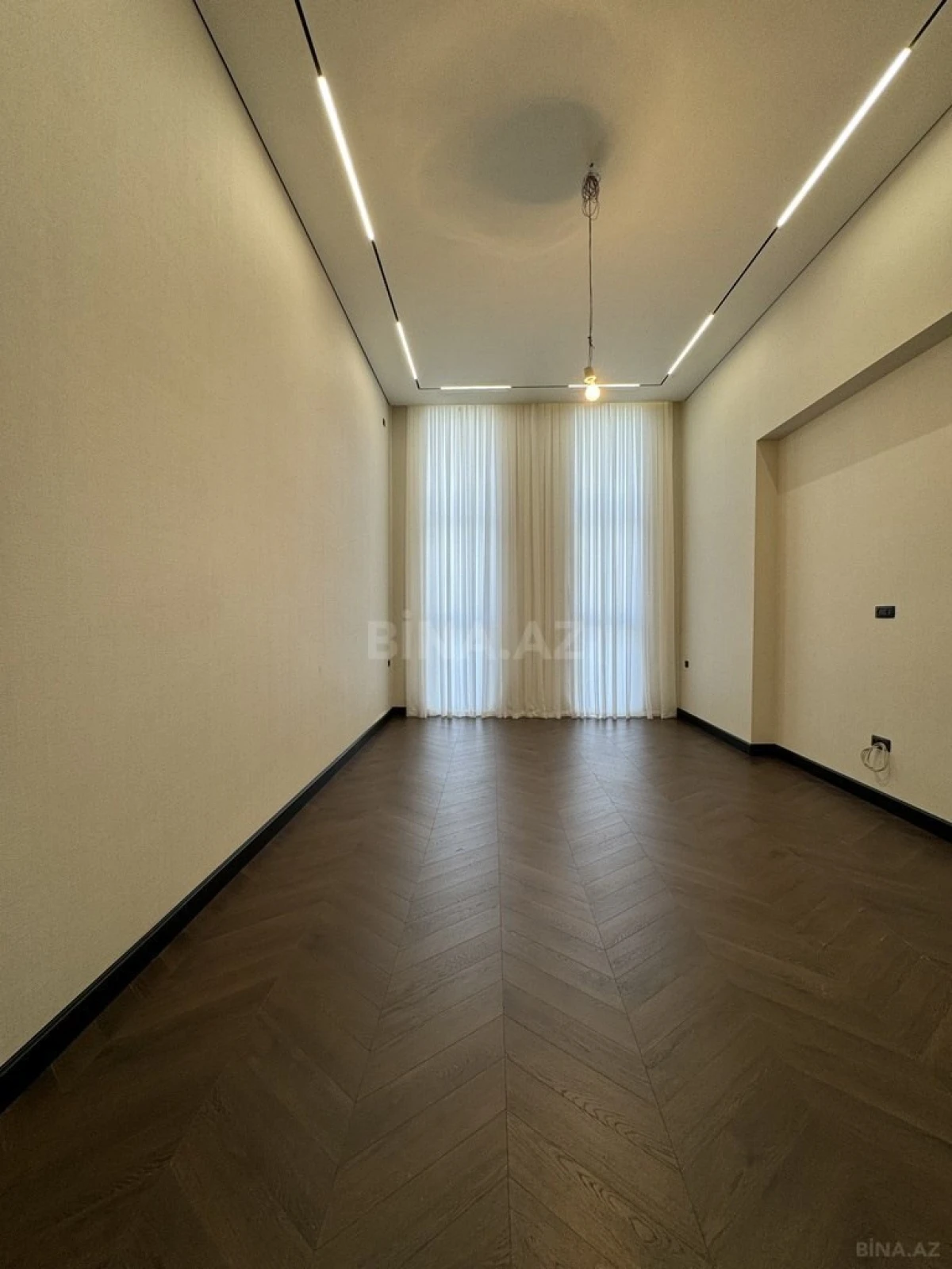 Satılır 5 otaqlı həyət evi 180 m²