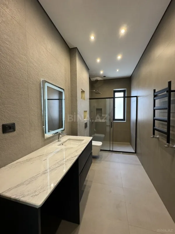 Satılır 5 otaqlı həyət evi 180 m²