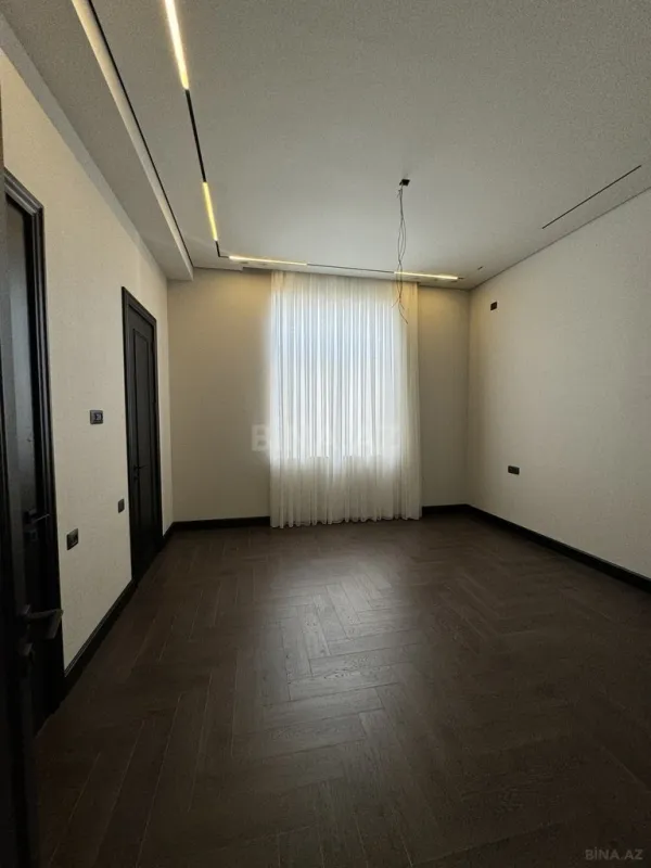 Satılır 5 otaqlı həyət evi 180 m²