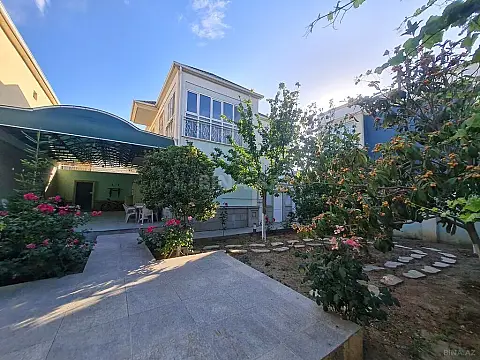 Satılır 4 otaqlı həyət evi 200 m²