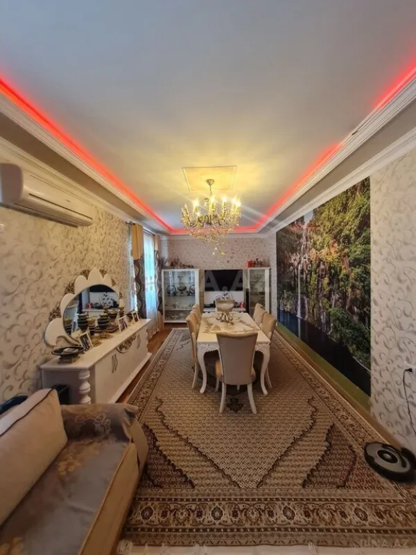 Satılır 4 otaqlı həyət evi 200 m²