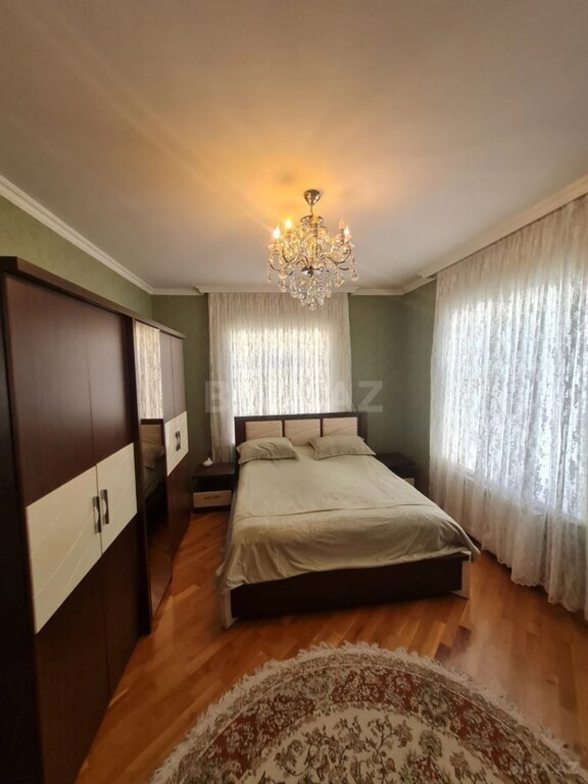 Satılır 4 otaqlı həyət evi 200 m²