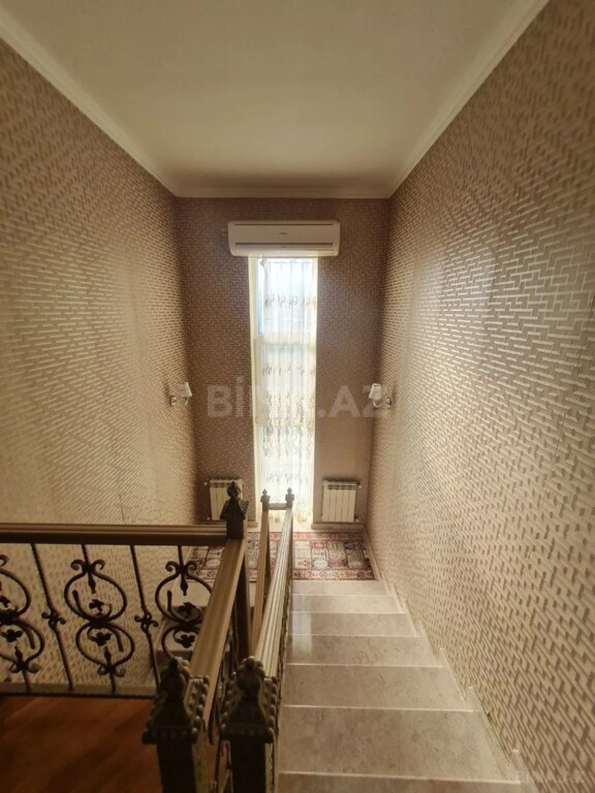 Satılır 4 otaqlı həyət evi 200 m²