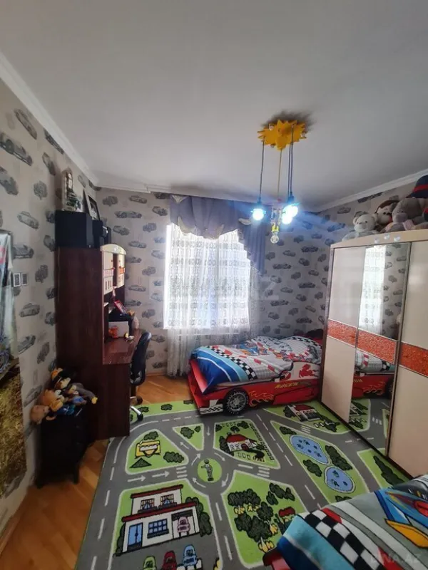 Satılır 4 otaqlı həyət evi 200 m²
