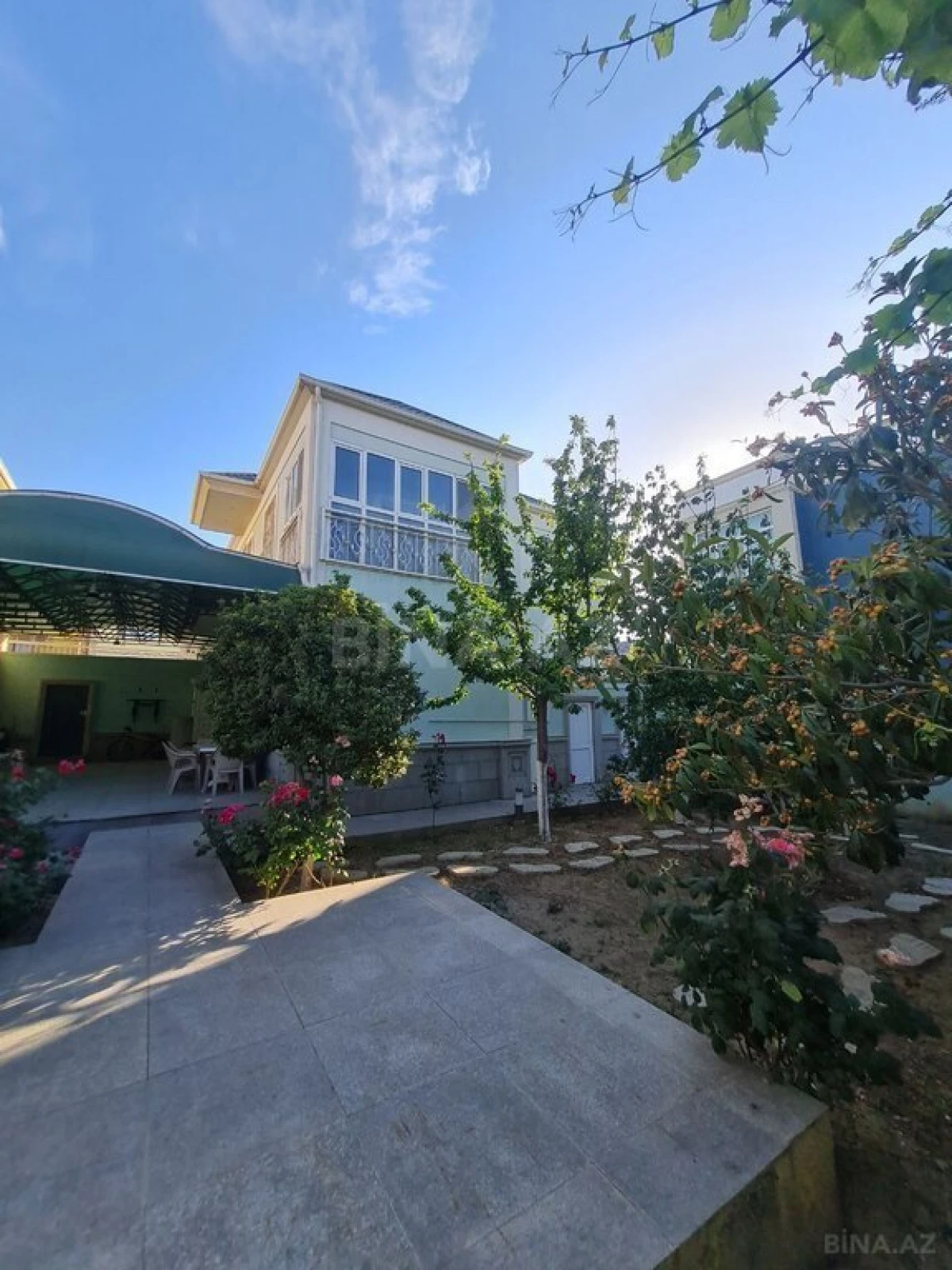 Satılır 4 otaqlı həyət evi 200 m²