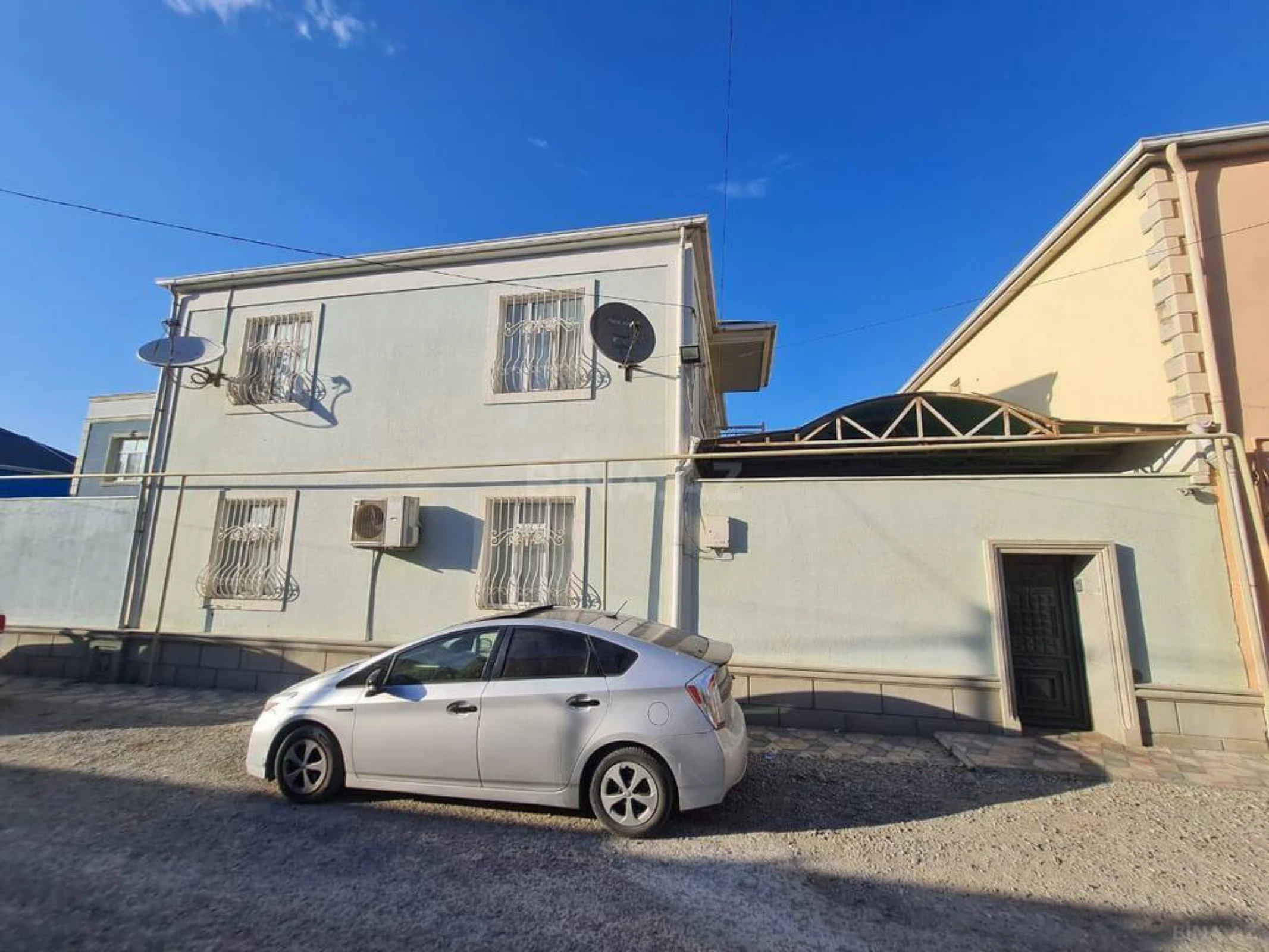 Satılır 4 otaqlı həyət evi 200 m²