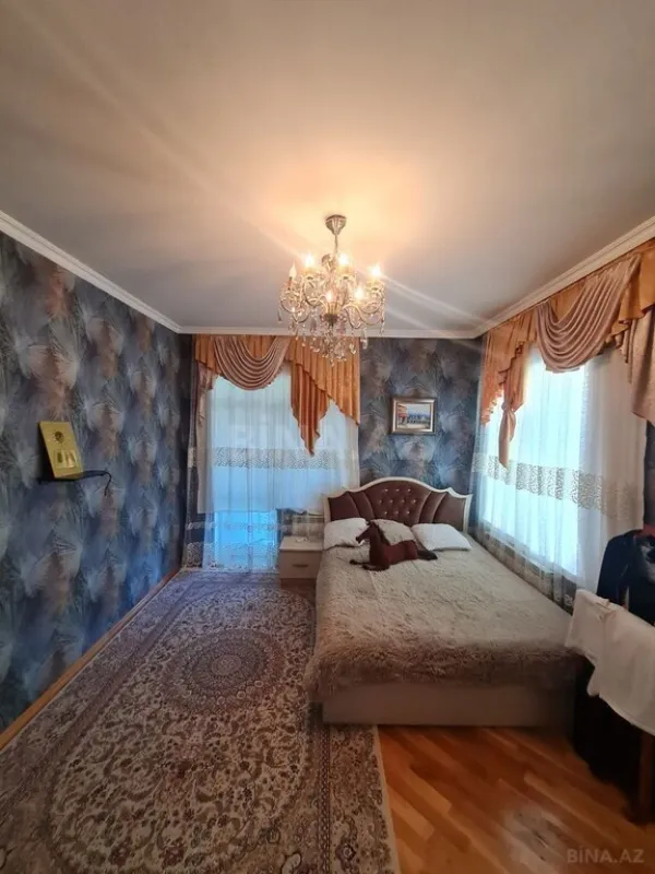 Satılır 4 otaqlı həyət evi 200 m²