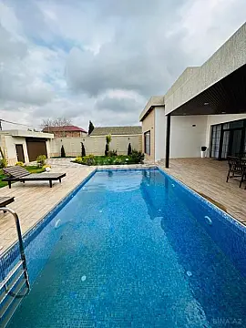 Kirayə verilir 5 otaqlı həyət evi 300 m²