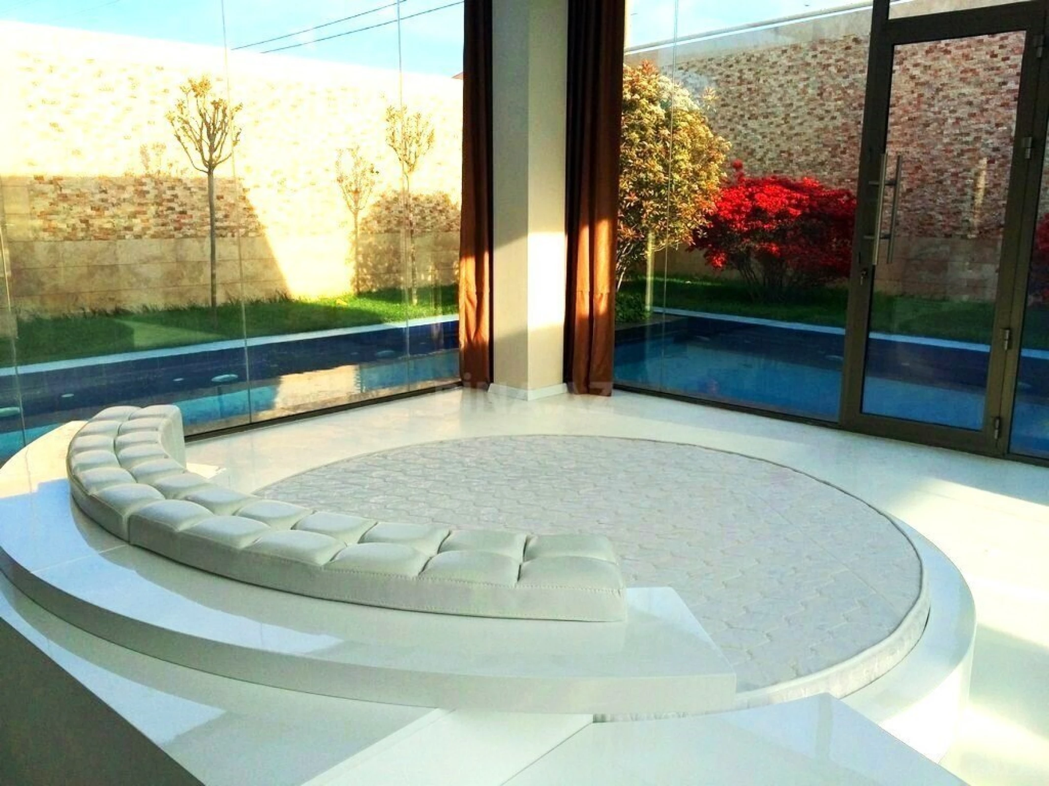 Satılır 5 otaqlı həyət evi 450 m²