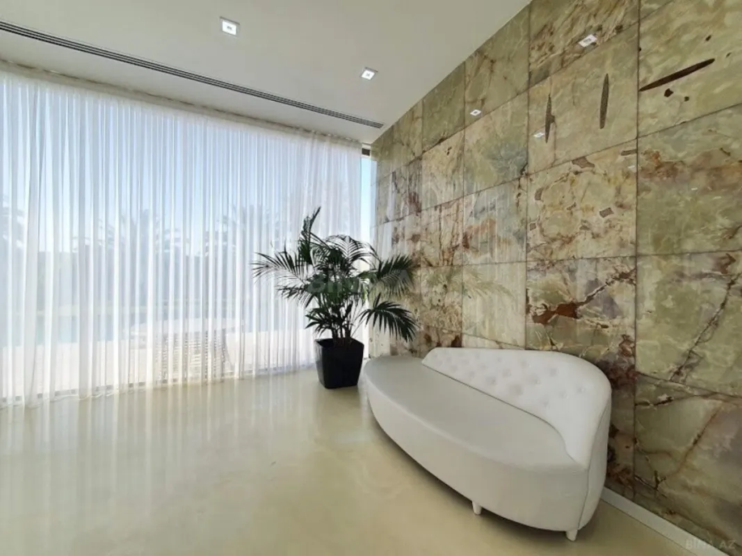 Satılır 5 otaqlı həyət evi 450 m²